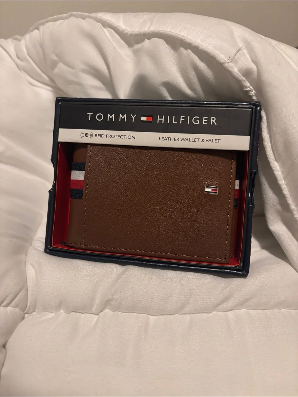 Tommy Hilfiger Brown Leather Men's Wallet with Flag Accent